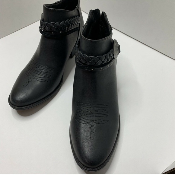 NEW DV By Dolce Vita NEW Western Black Ankle Boots - Picture 4 of 8